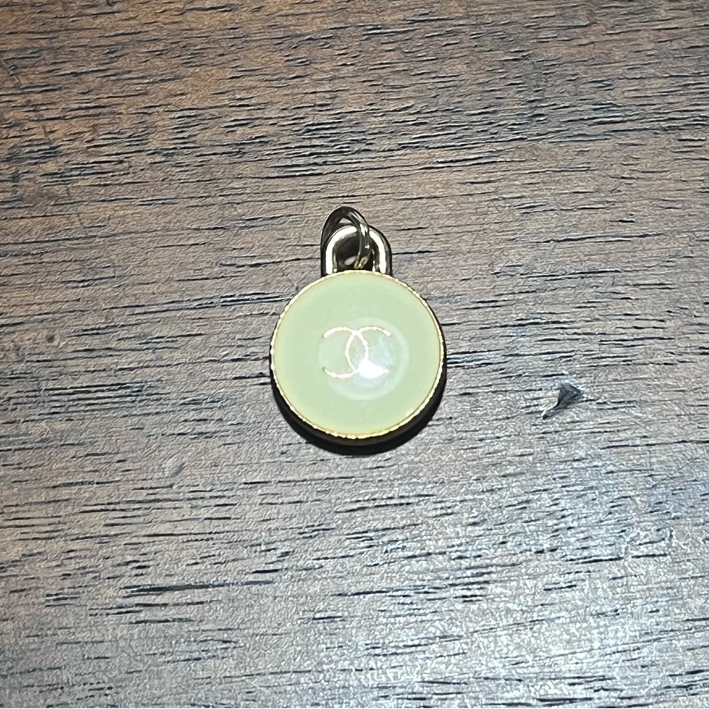 CC VINTAGE ZIPPER PULL NECKLACE CHARM